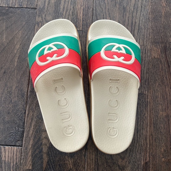 Gucci Interlocking Logo Slides - Picture 1 of 4